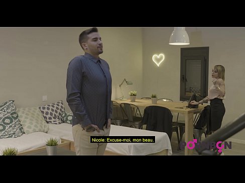 ❤️ PORNBCN 4K Uma mulher madura com mamas grandes quer ser um gigolô jovem fodido anal com um grande amortismo de broche de pinto duro estilo cão de foder, lambendo o orgasmo do cachorro legenda francesa ❌ Porno em nós ️❤